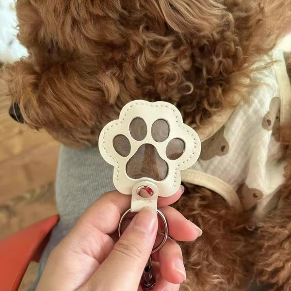 (🌲Early Christmas Sale- 49% OFF) Cats & Dogs Paw Shaped Leather Keychain